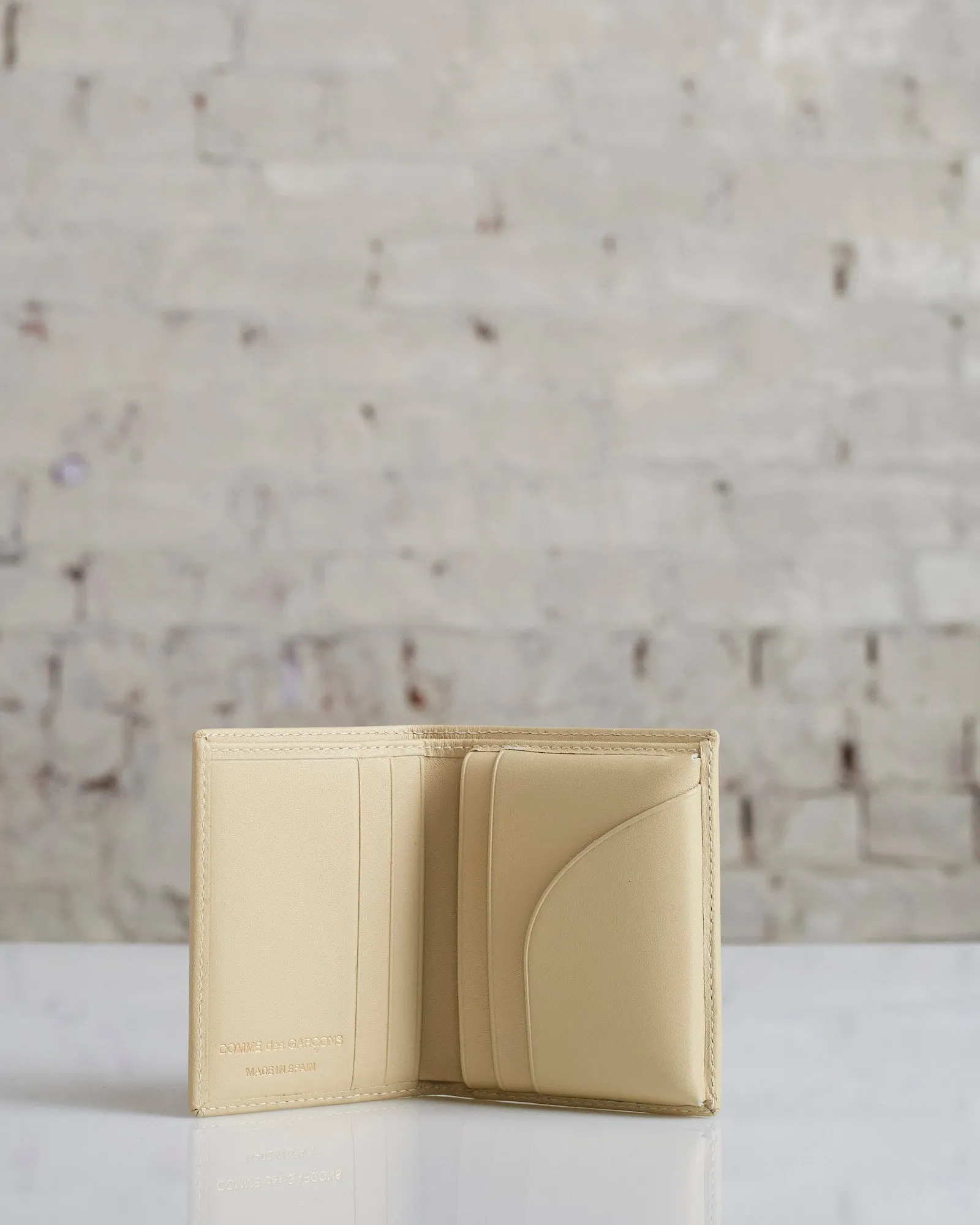 Comme des Garons Wallet Classic Leather Line A Bi-Fold Wallet Off White