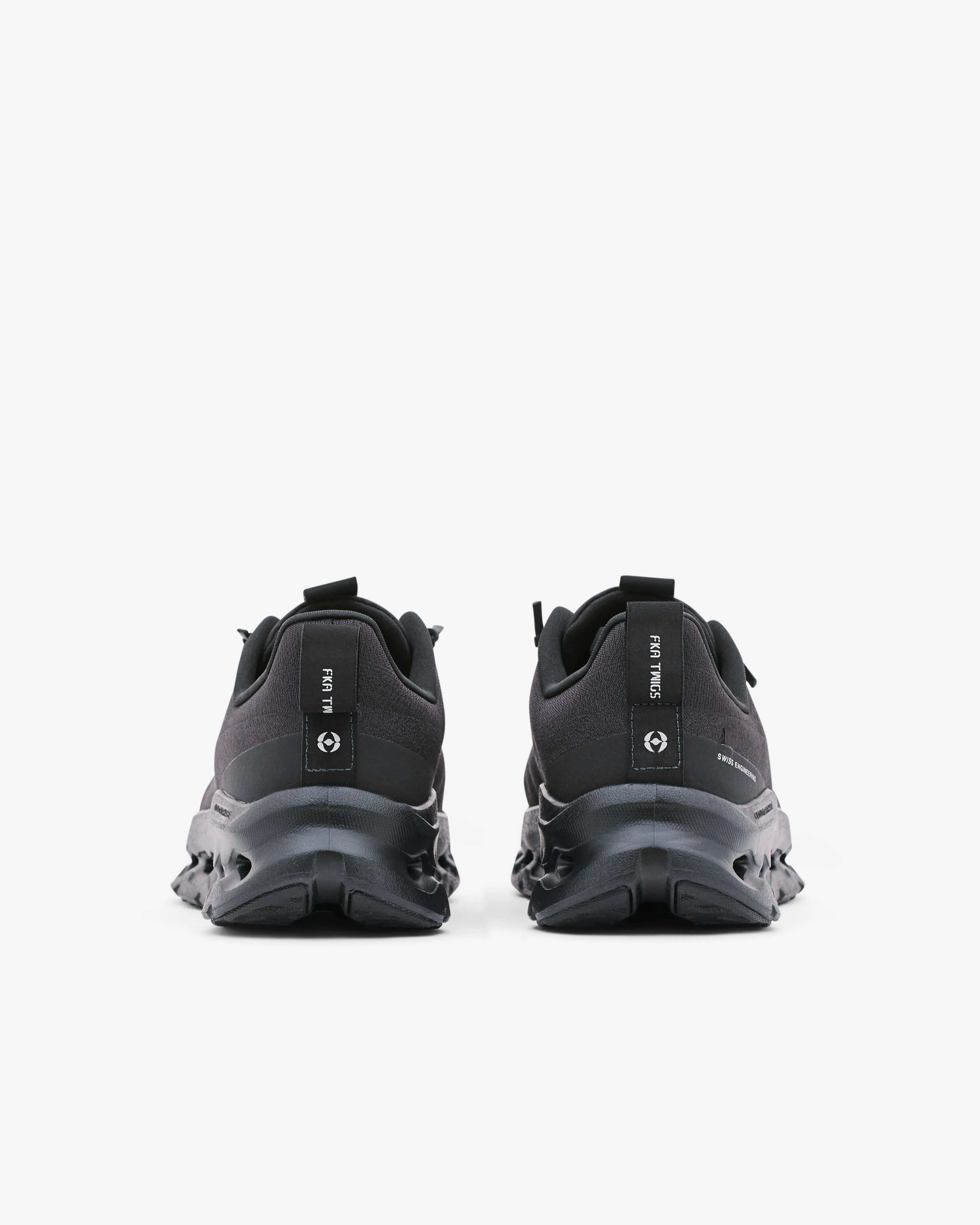 On-Running - Cloudtilt EUSEXUA Sneakers - (Black)